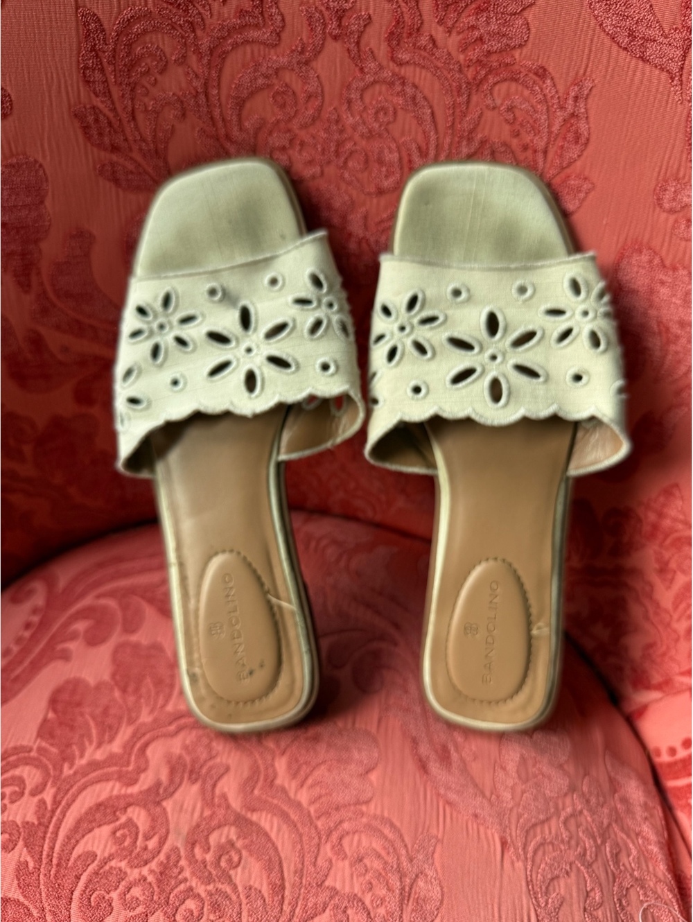 Bandolino Women's Cream Floral Cutout Slide Sandals Size 7.5M